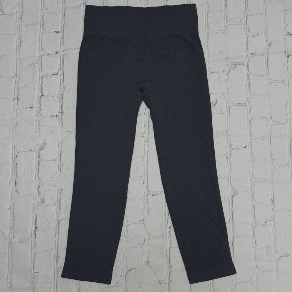 Champion Women’s Charcoal Gray Cropped Leggings Size XS - Picture 2 of 5